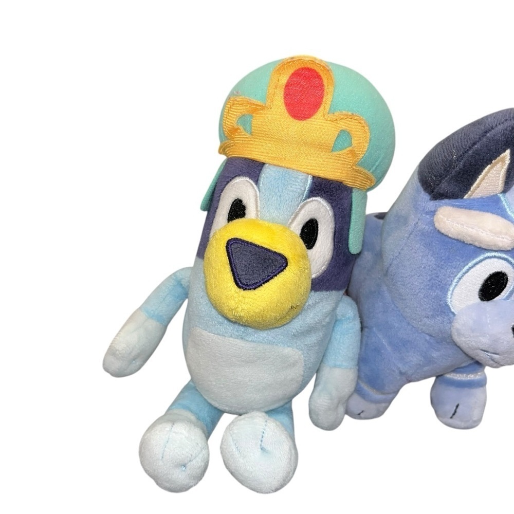 Bluey plush toy lot blue dog queen princess king crown - Picture 2 of 6